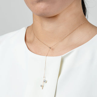 Akoya 珍珠吊坠，4.7/6.2 毫米，直径 0.02 克拉，长 45 厘米