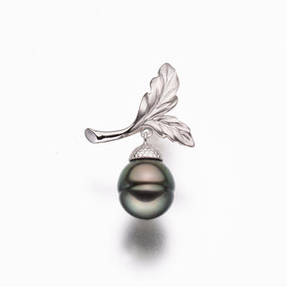 黒蝶パールピンブローチ（ドングリ） 9.8mm