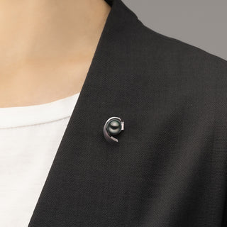黒蝶パールピンブローチ 9.5mm