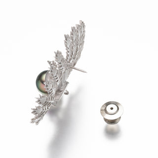 黒蝶パールピンブローチ（クジャク） 10.7mm