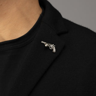 黒蝶パールピンブローチ（ピストル） 8.8mm
