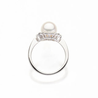 Akoya 珍珠戒指 8.1 毫米，镶有钻石（0.25 克拉）